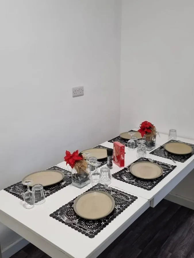 Immaculate 5-Bed House Up To 8 People In Wallsend Newcastle Upon Tyne 0*,